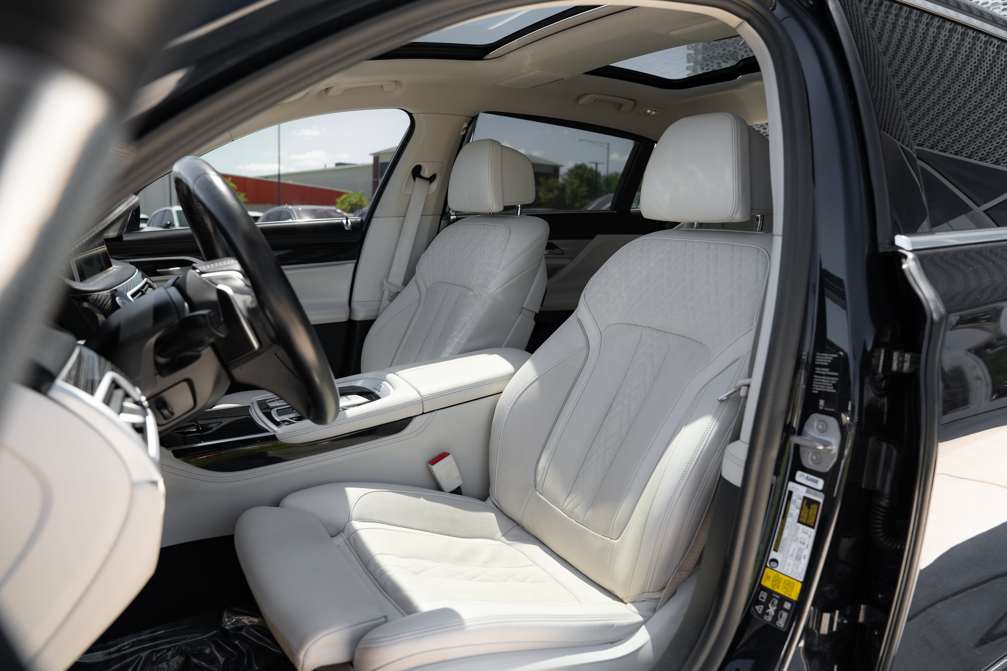 Used 2020 BMW 750i xDrive w/ Autobahn Package AWD/4WD image 22
