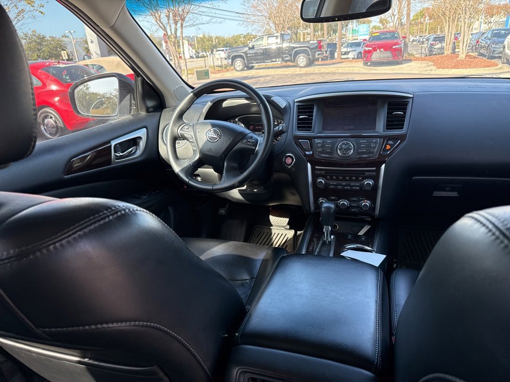 Used 2015 Nissan Pathfinder SL w/ SL Tech Package image 11