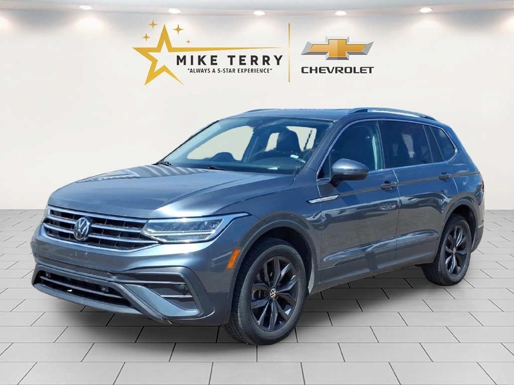 Used 2024 Volkswagen Tiguan SE