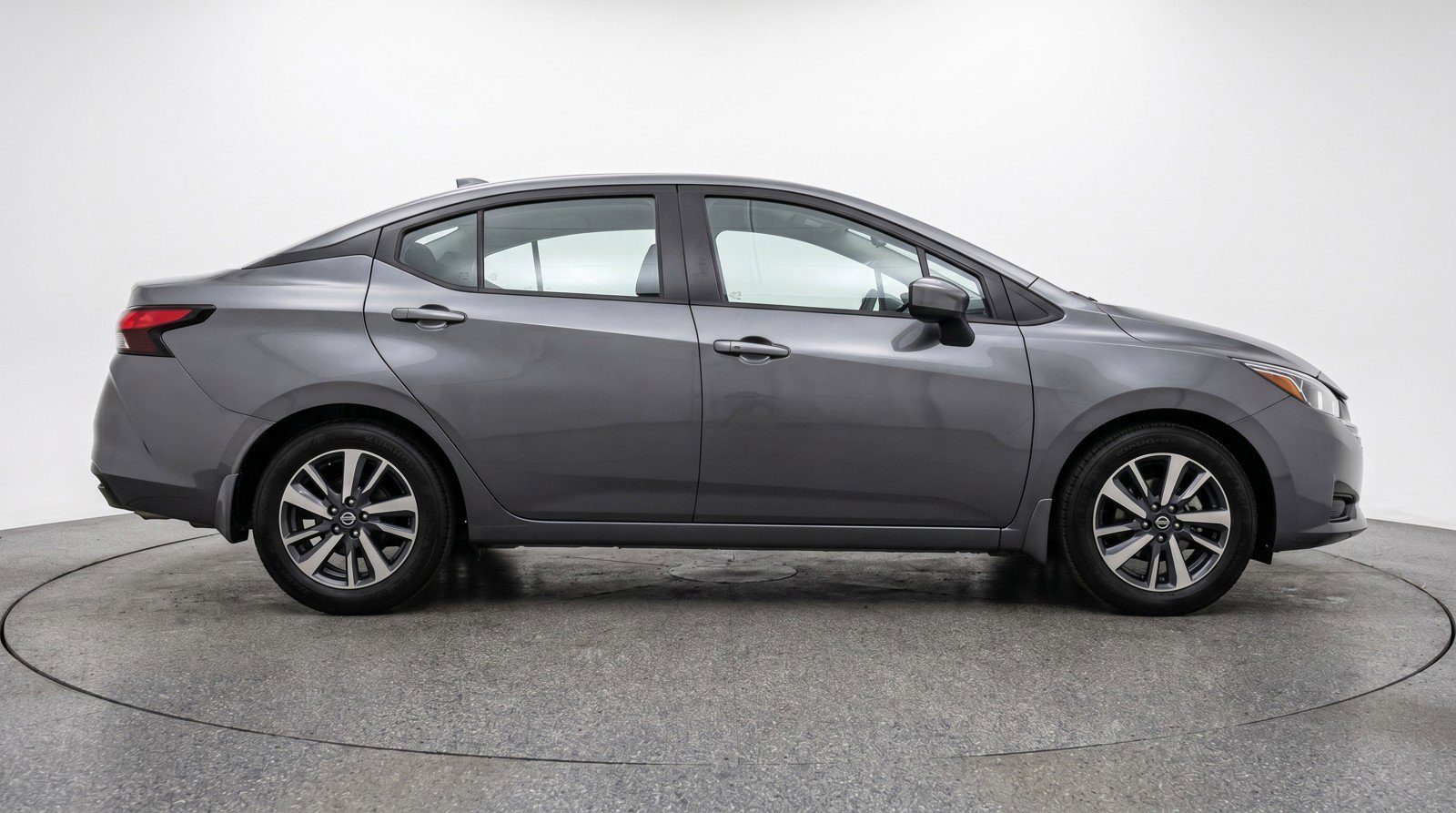 Used 2025 Nissan Versa SV FWD image 9