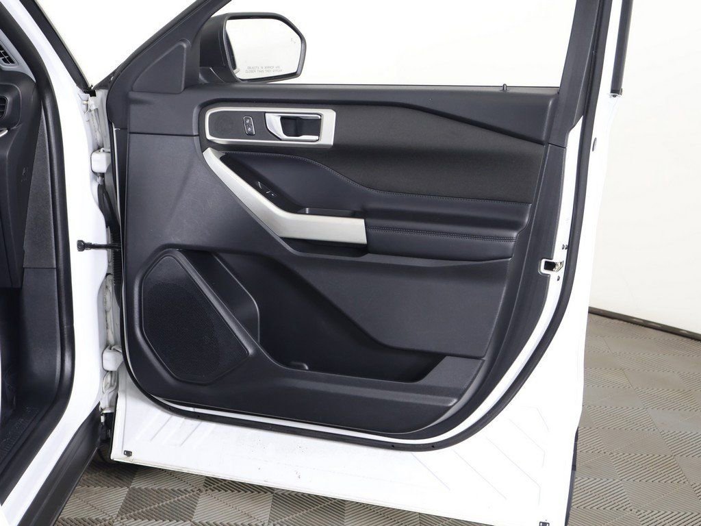 Used 2020 Ford Explorer XLT w/ Comfort Package image 24