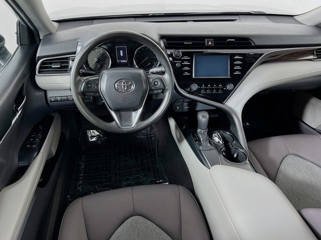Used 2019 Toyota Camry L image 19