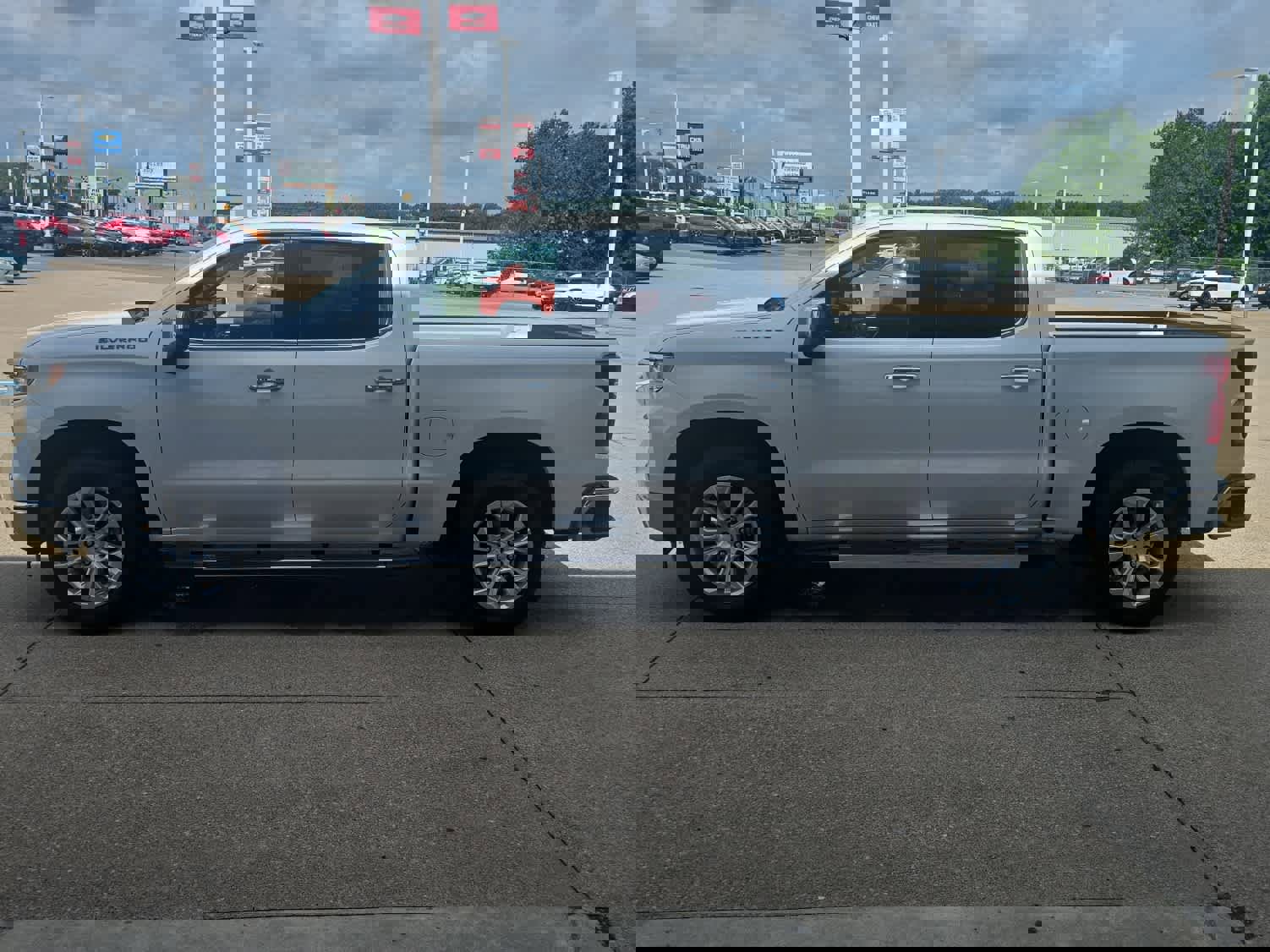 Used 2024 Chevrolet Silverado 1500 LTZ w/ LTZ Convenience Package II image 8