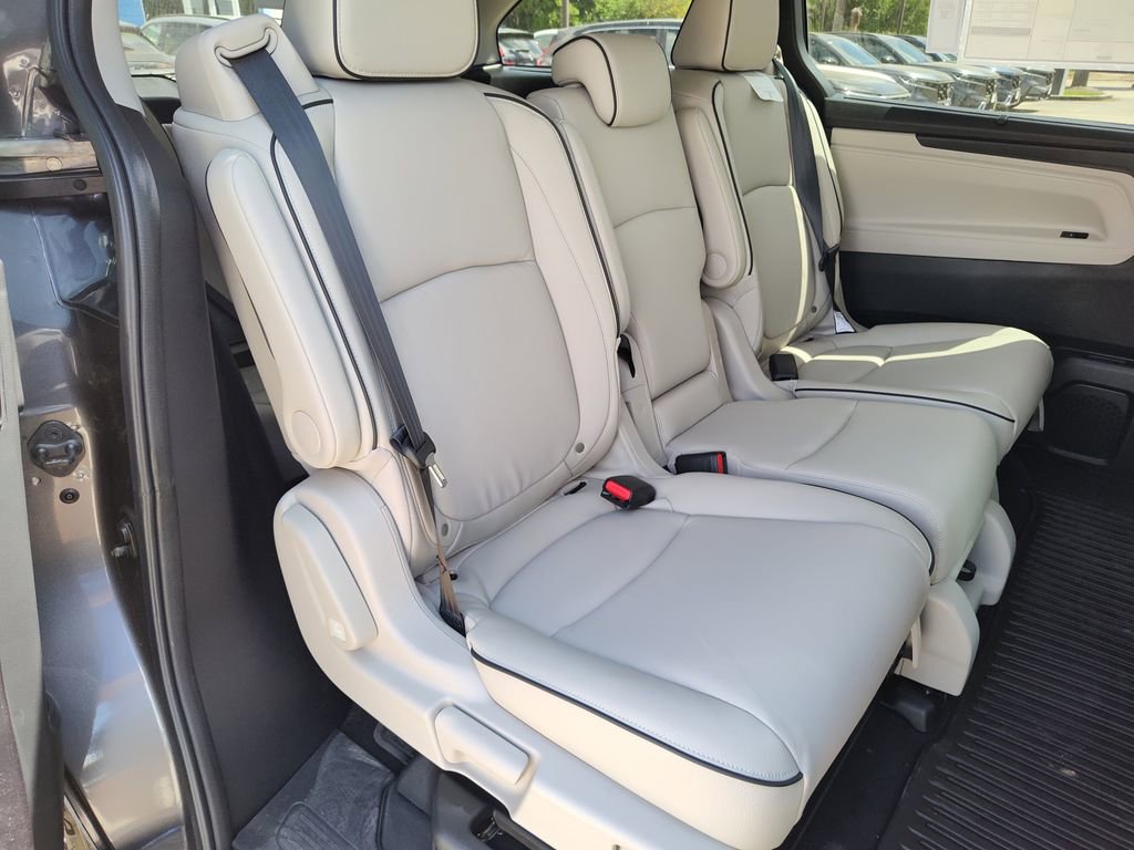 New 2026 Honda Odyssey Touring image 13