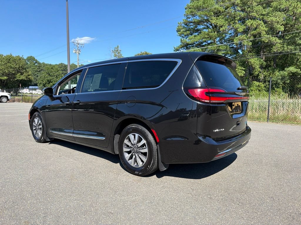 Used 2023 Chrysler Pacifica Limited FWD image 7