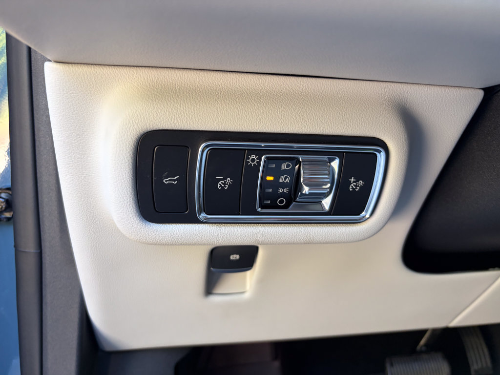 New 2026 Lincoln Nautilus Reserve AWD/4WD image 12