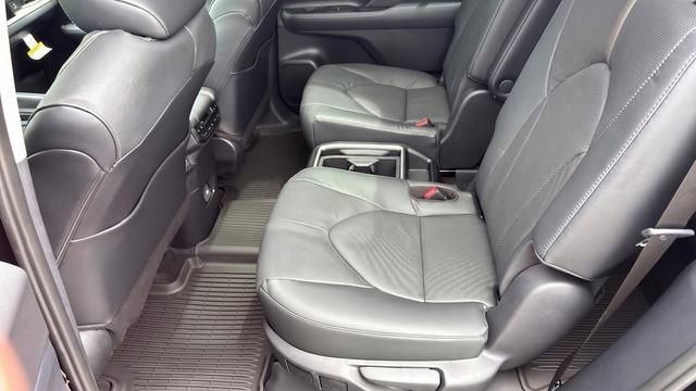 Used 2026 Toyota Grand Highlander AWD image 27