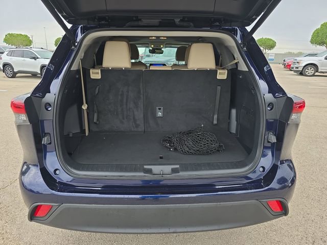Used 2025 Toyota Highlander XLE image 13