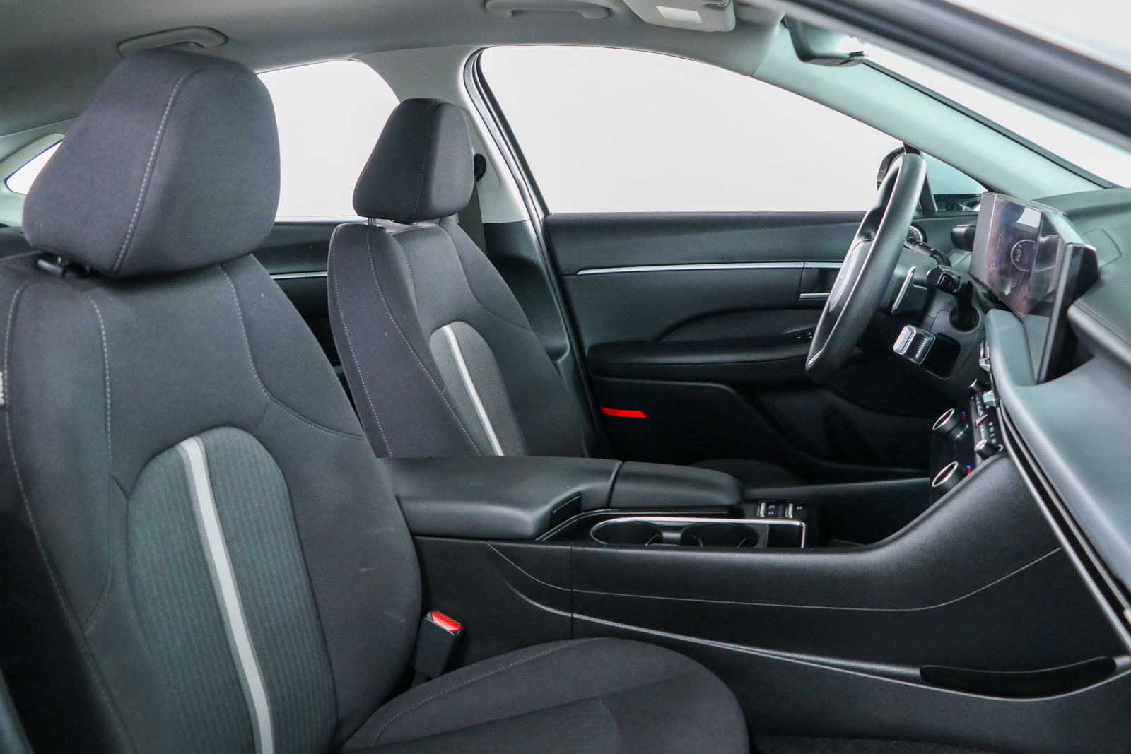 Used 2025 Hyundai Sonata SEL FWD image 26