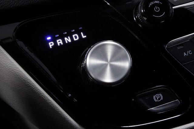 Used 2024 Chrysler Pacifica Touring-L image 35