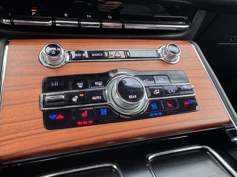 Used 2020 Lincoln Aviator Reserve w/ Equipment Group 202A image 17