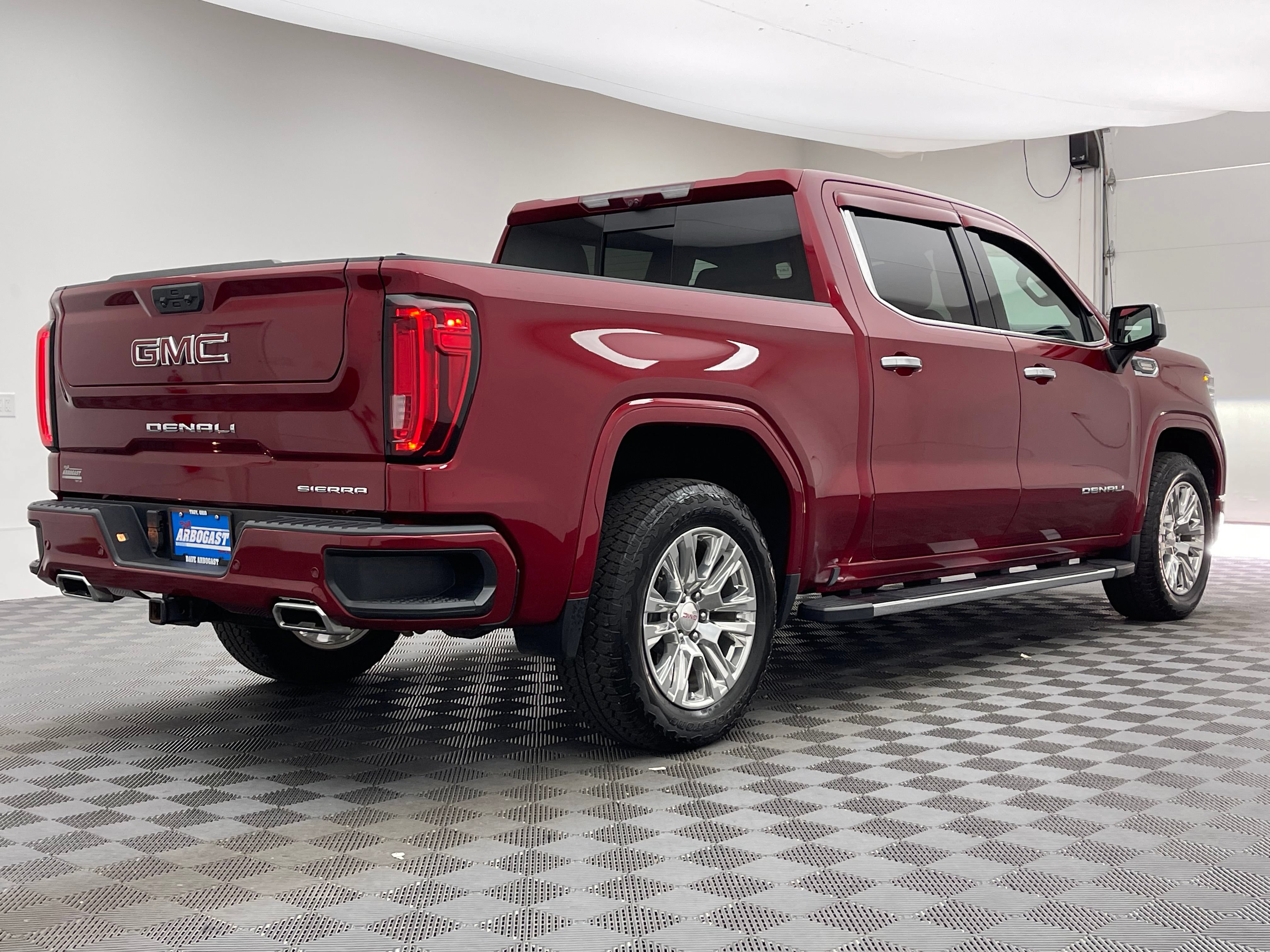 Used 2022 GMC Sierra 1500 Denali w/ Technology Package AWD/4WD image 8