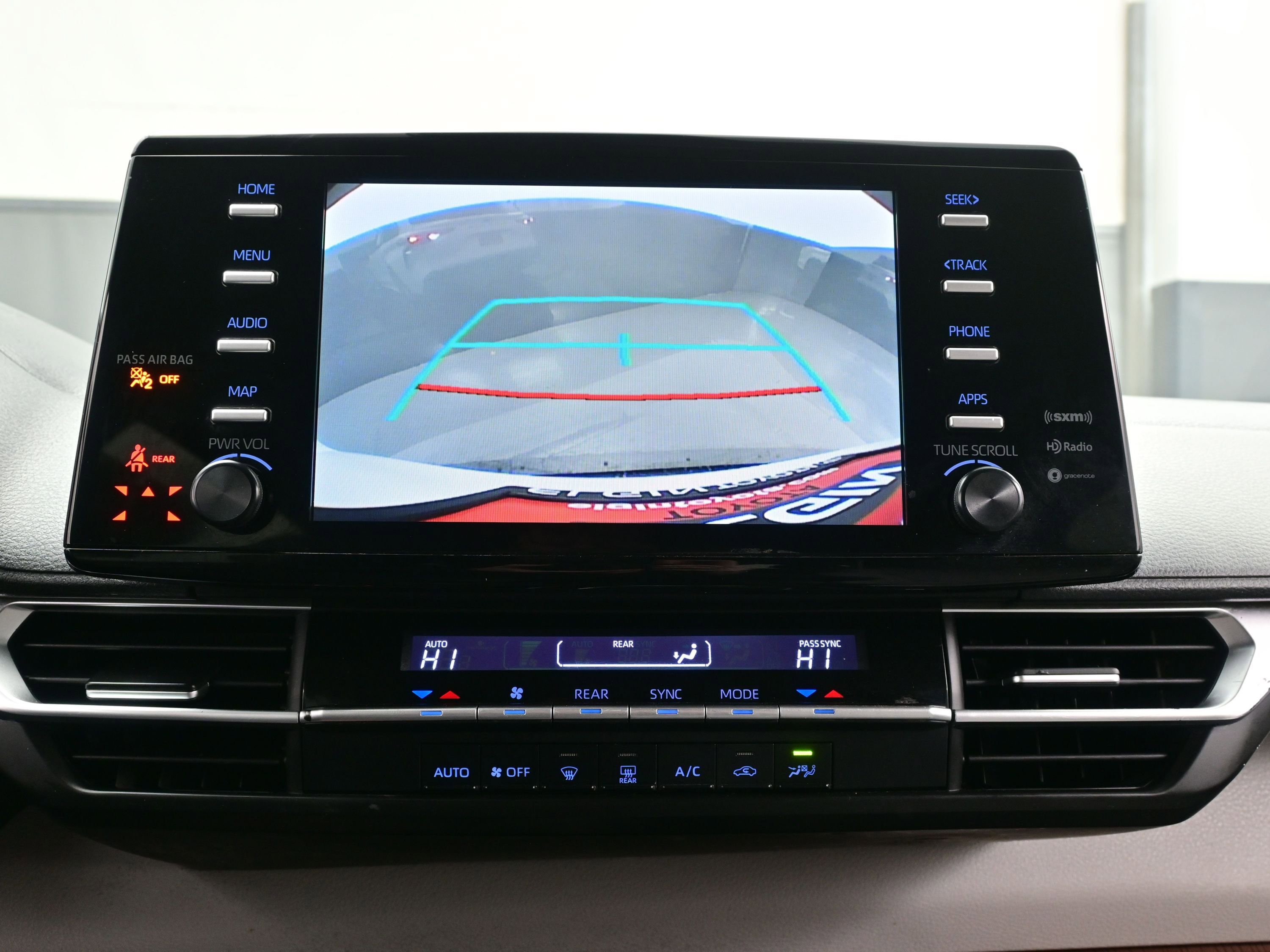 Used 2022 Toyota Sienna LE image 18