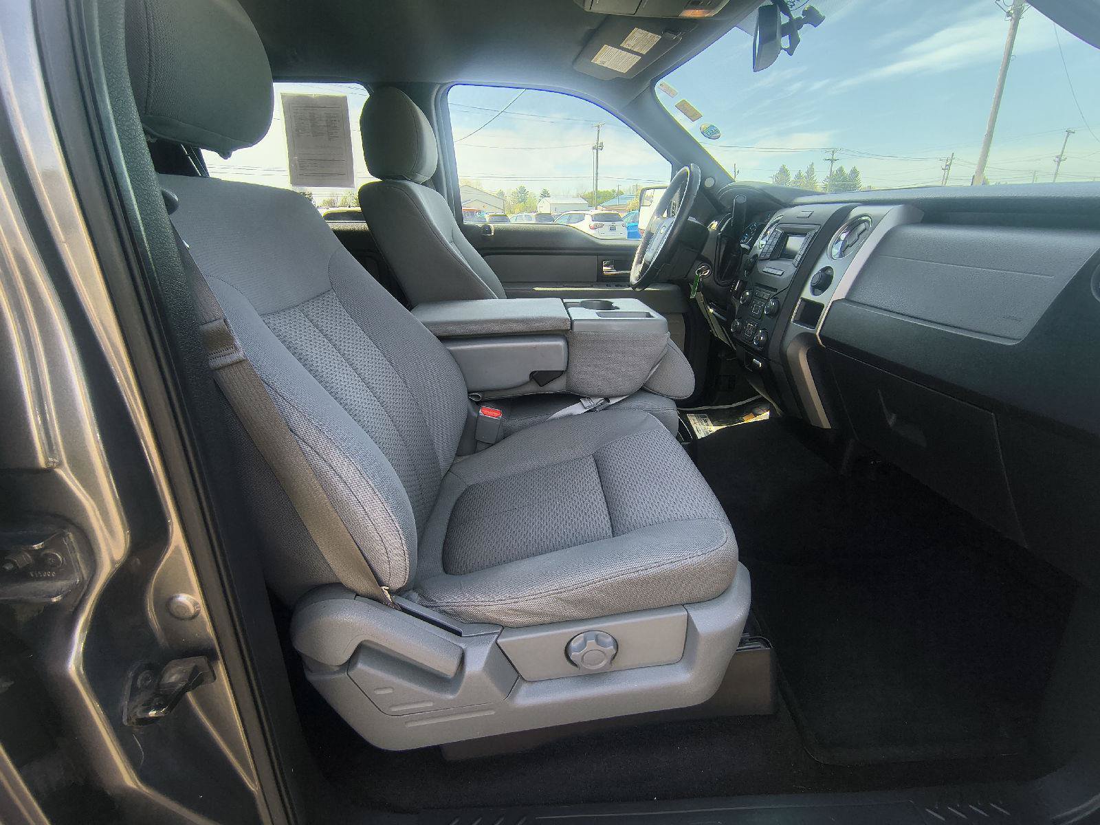 Used 2014 Ford F150 XLT w/ Equipment Group 302A Luxury AWD/4WD image 26