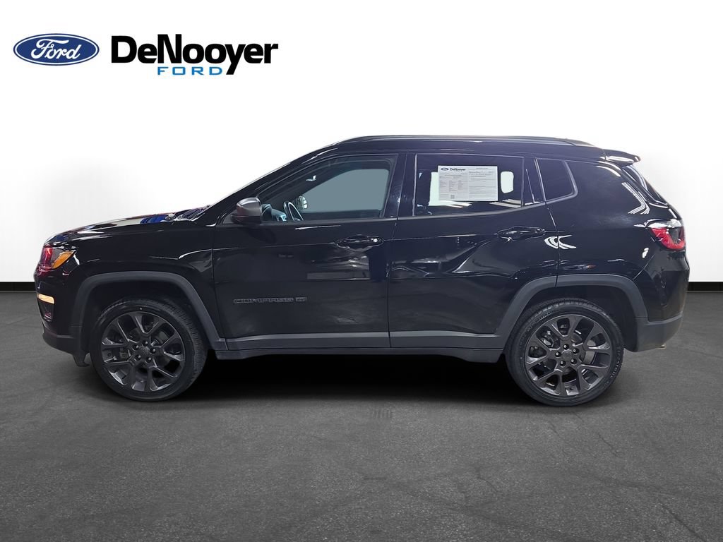 Used 2021 Jeep Compass Latitude w/ Sun and Sound Group AWD/4WD image 9