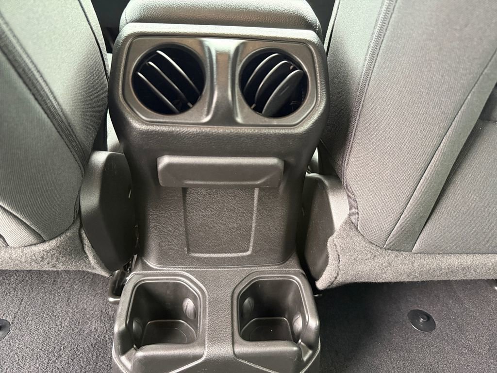 Used 2022 Jeep Wrangler Unlimited Sport image 19