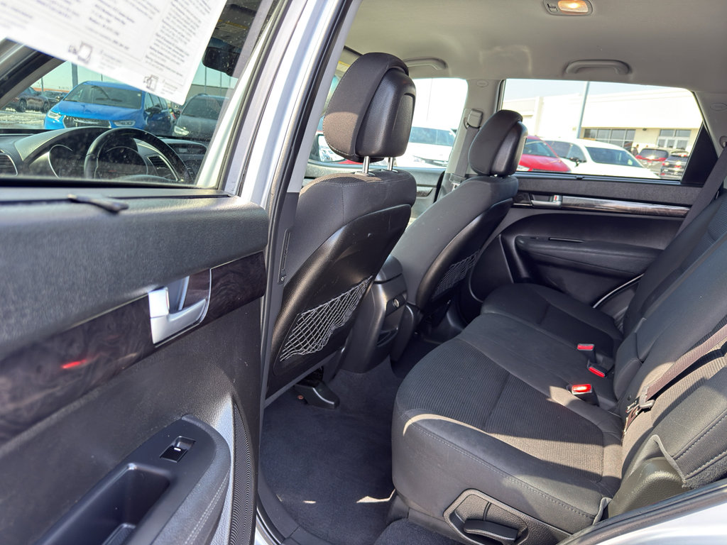 Used 2014 Kia Sorento LX image 27