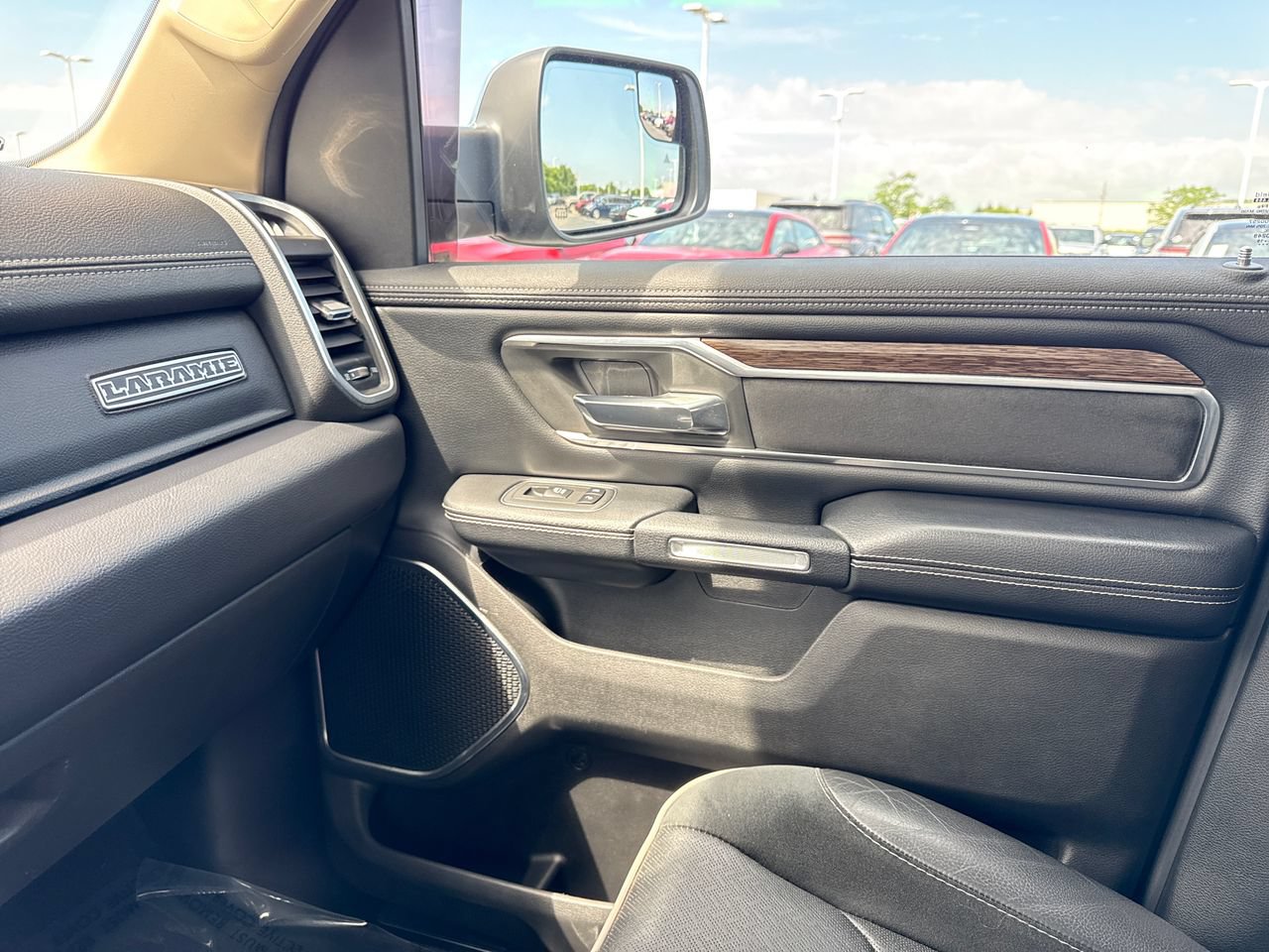 Used 2019 RAM 1500 Laramie AWD/4WD image 26