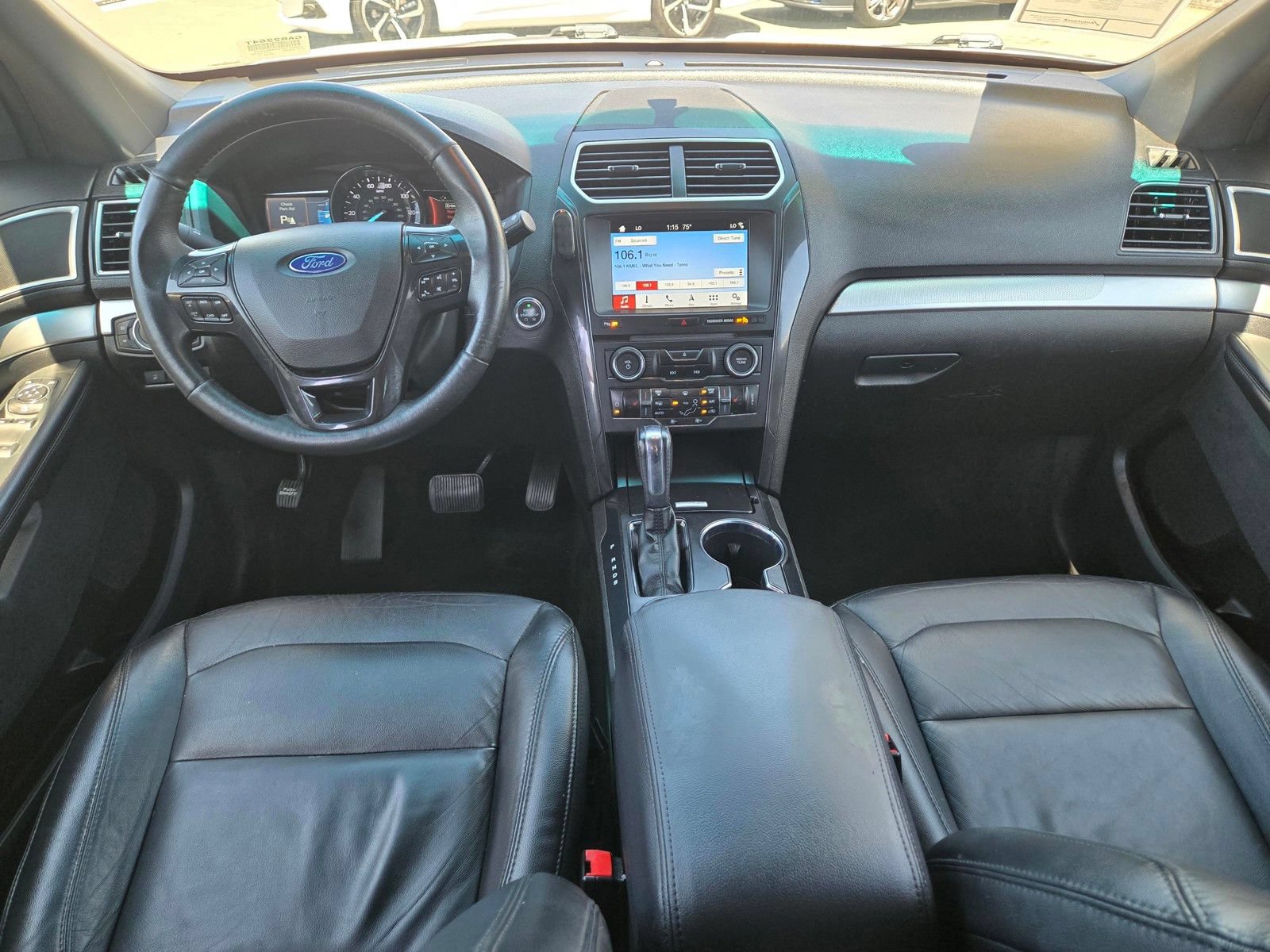 Used 2017 Ford Explorer XLT w/ Equipment Group 202A FWD image 19