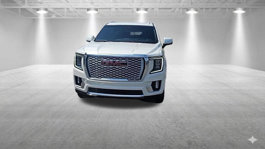 Used 2021 GMC Yukon XL Denali w/ Denali Premium Package AWD/4WD image 13
