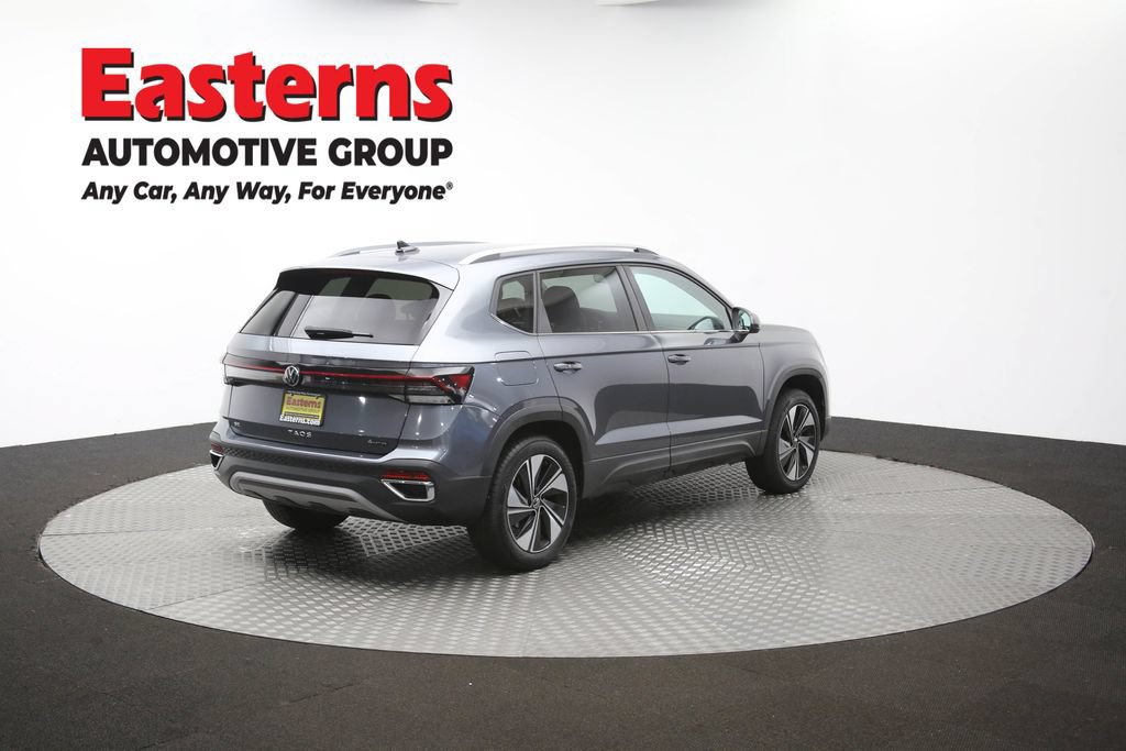 Used 2025 Volkswagen Taos SE AWD/4WD image 39