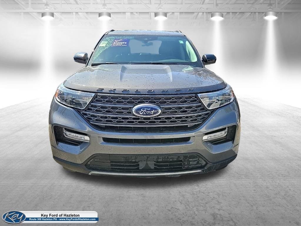 Used 2024 Ford Explorer XLT w/ Equipment Group 202A AWD/4WD image 4