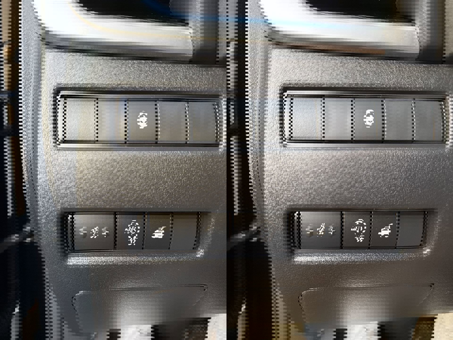 Used 2023 Nissan Rogue SL w/ SL Premium Package image 25