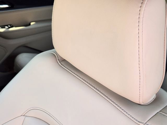 Certified 2025 Jeep Grand Cherokee L Limited image 15