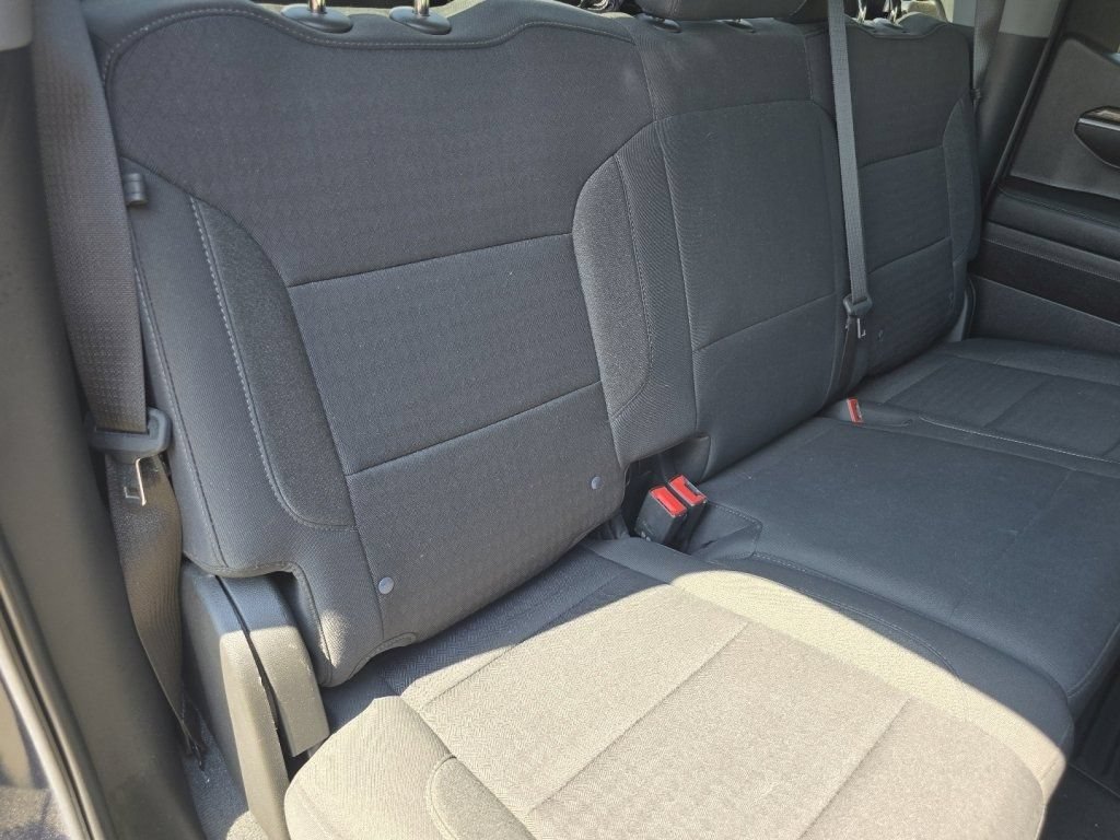 Used 2023 Chevrolet Silverado 1500 LT AWD/4WD image 21