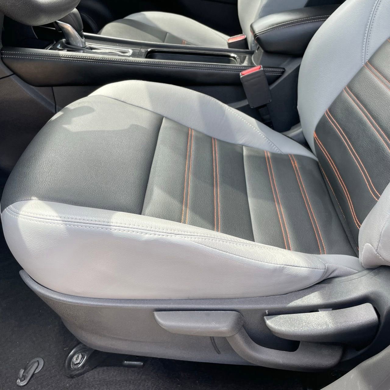 Used 2024 Nissan Kicks SR w/ SR Premium Package FWD image 23