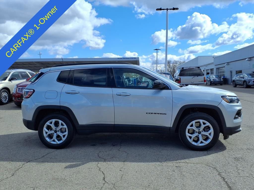 Used 2025 Jeep Compass Latitude image 5