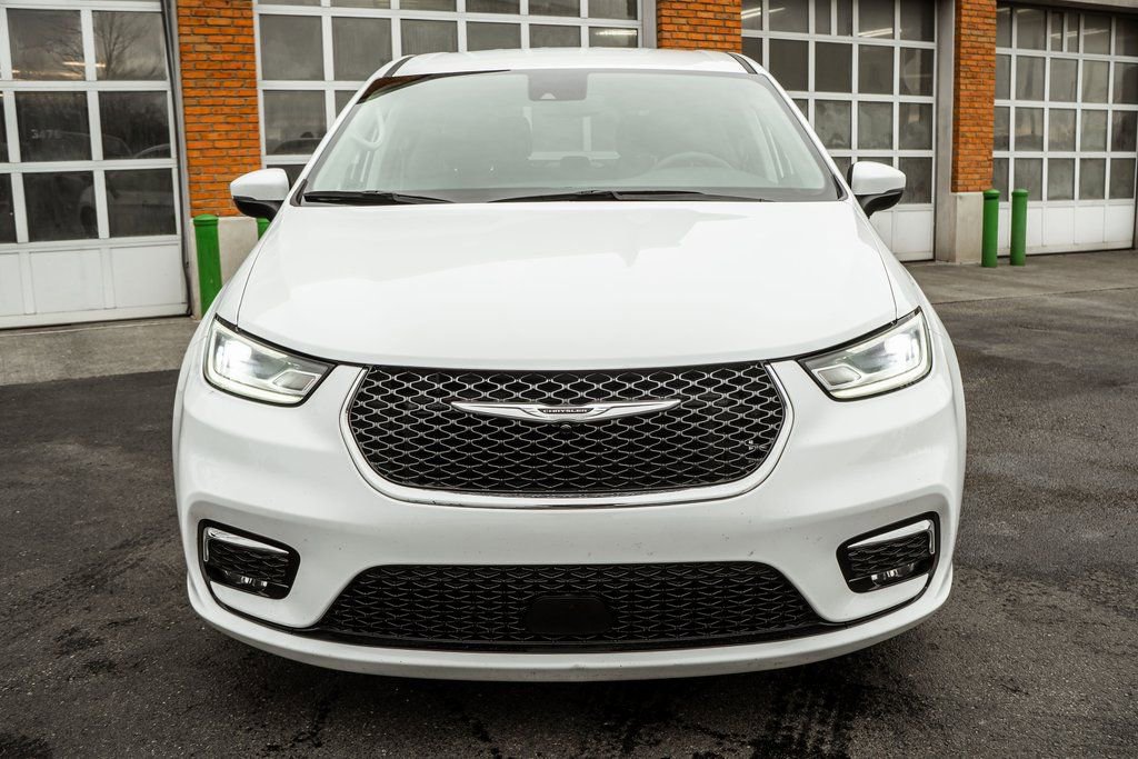 Used 2023 Chrysler Pacifica Touring-L FWD image 42