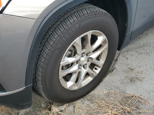 Used 2018 Chevrolet Traverse LT FWD image 6