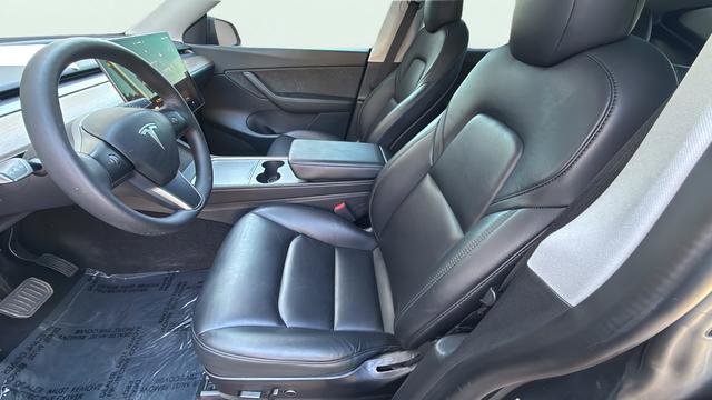 Used 2022 Tesla Model Y Long Range image 14