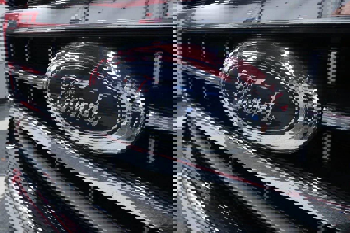 Used 2023 Ford F150 Lariat w/ FX4 Off-Road Package image 37