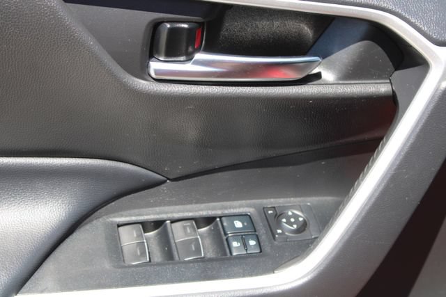 Used 2022 Toyota RAV4 XLE FWD image 14
