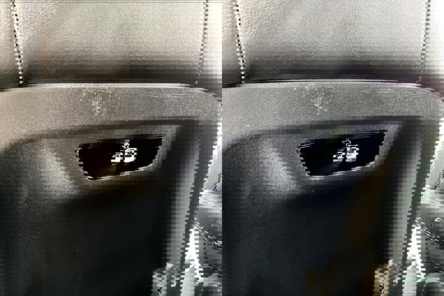 Used 2023 Chrysler Pacifica Touring-L image 34