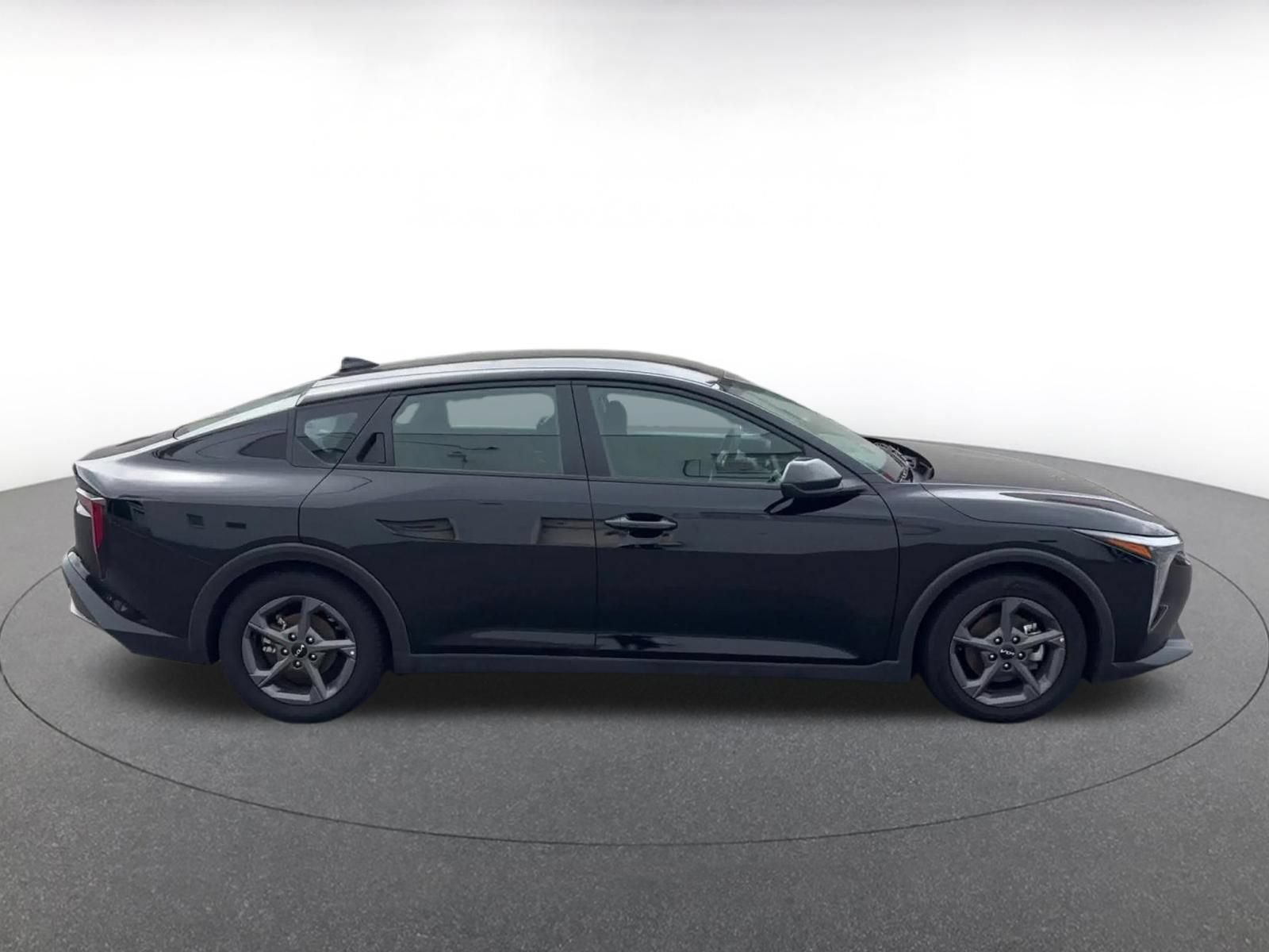 Used 2025 Kia K4 FWD image 16