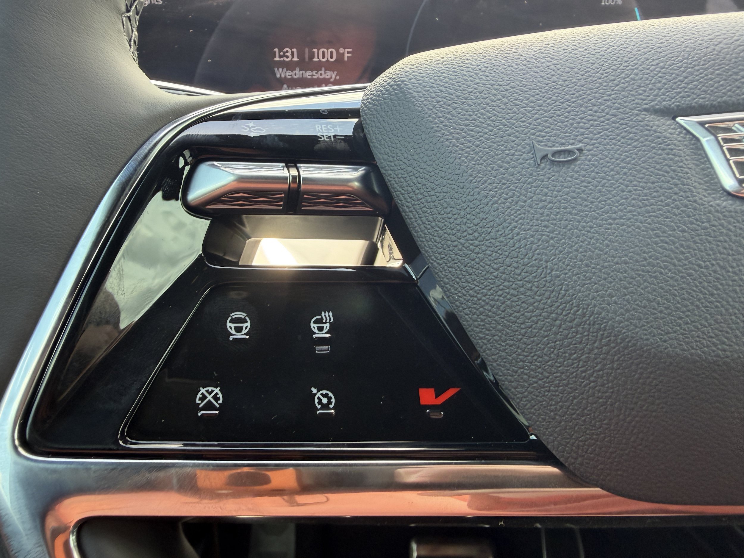 New 2027 Cadillac Vistiq Luxury w/ LPO, Floor Liner Package AWD/4WD image 26