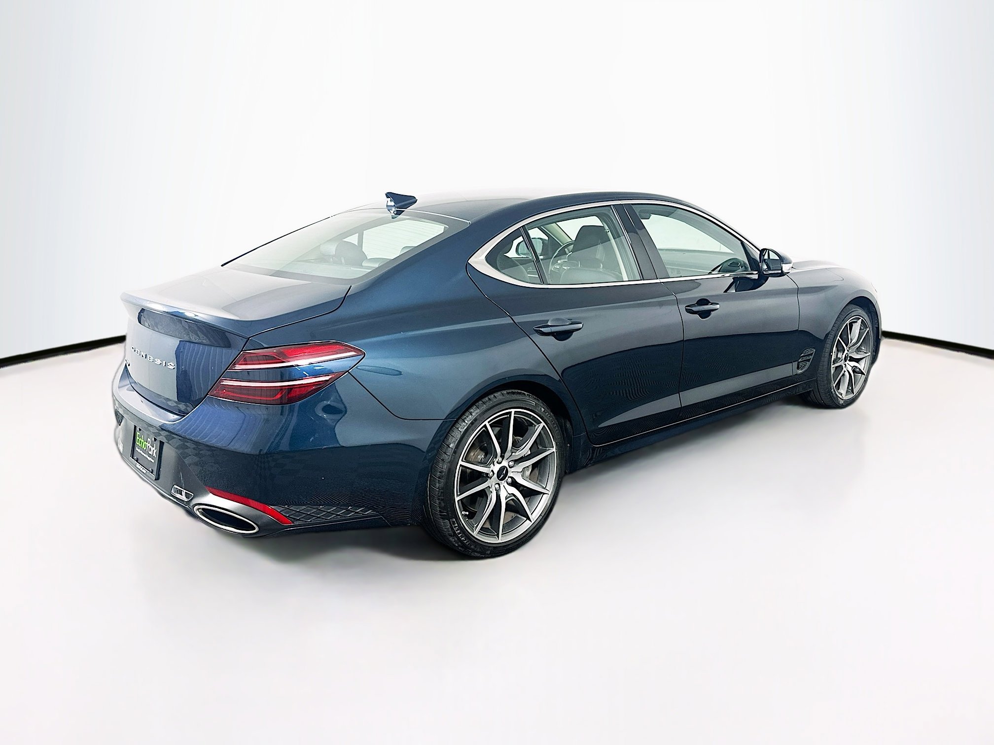 Used 2025 Genesis G70 2.5T image 9