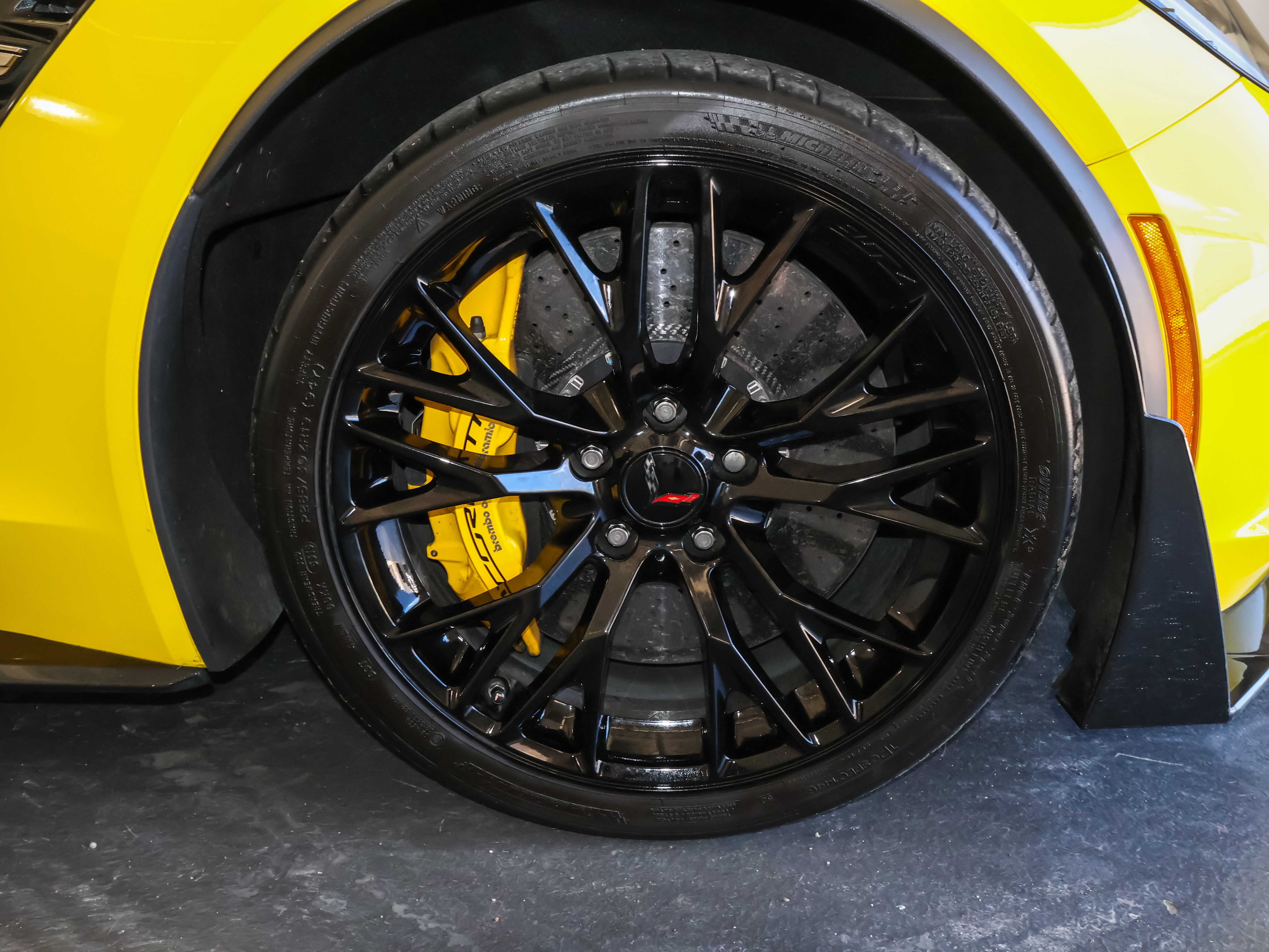 Used 2016 Chevrolet Corvette Z06 w/ 3LZ Preferred Equipment Group RWD image 33