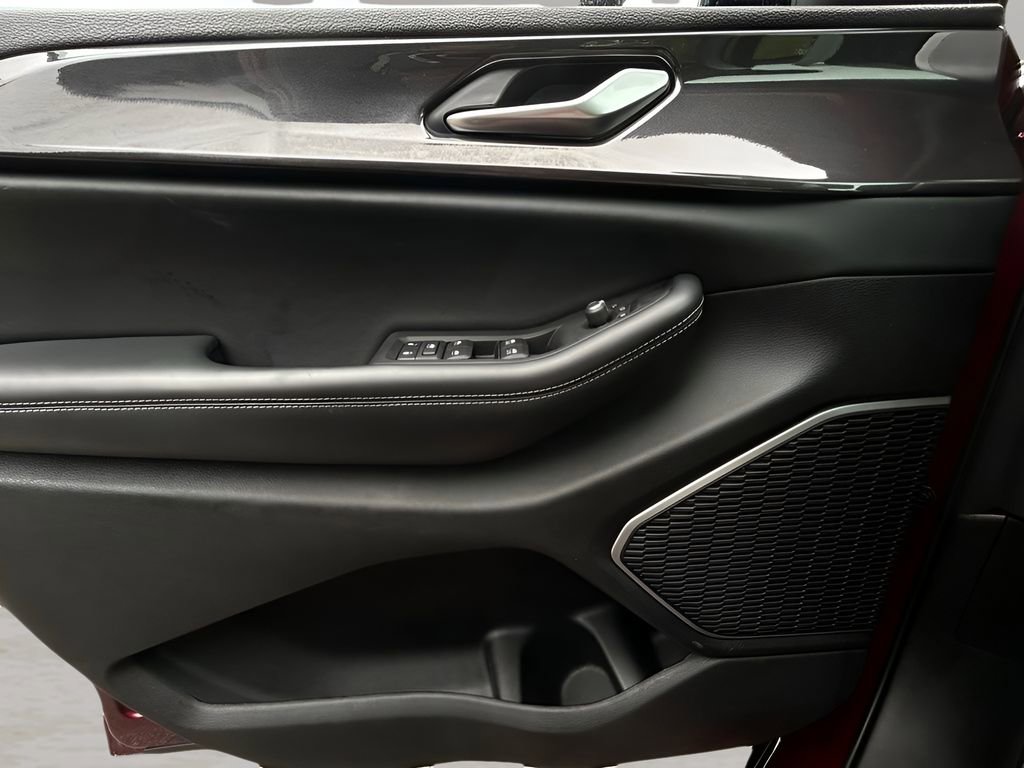 Certified 2022 Jeep Grand Cherokee L Laredo image 30