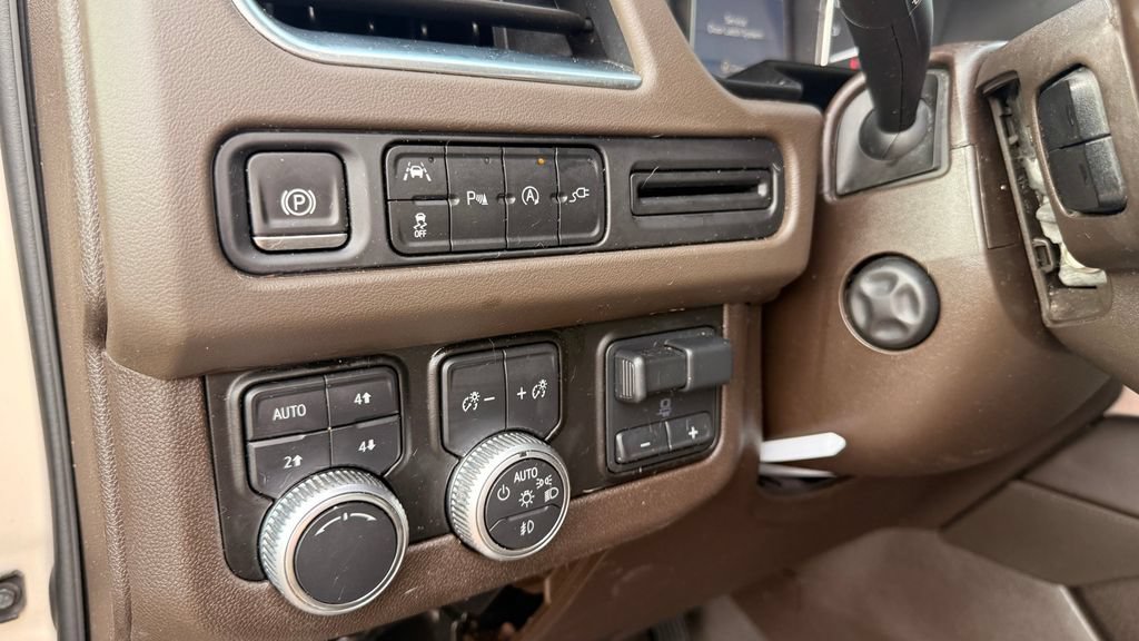 Used 2021 GMC Yukon SLT w/ SLT Luxury Plus Package AWD/4WD image 15