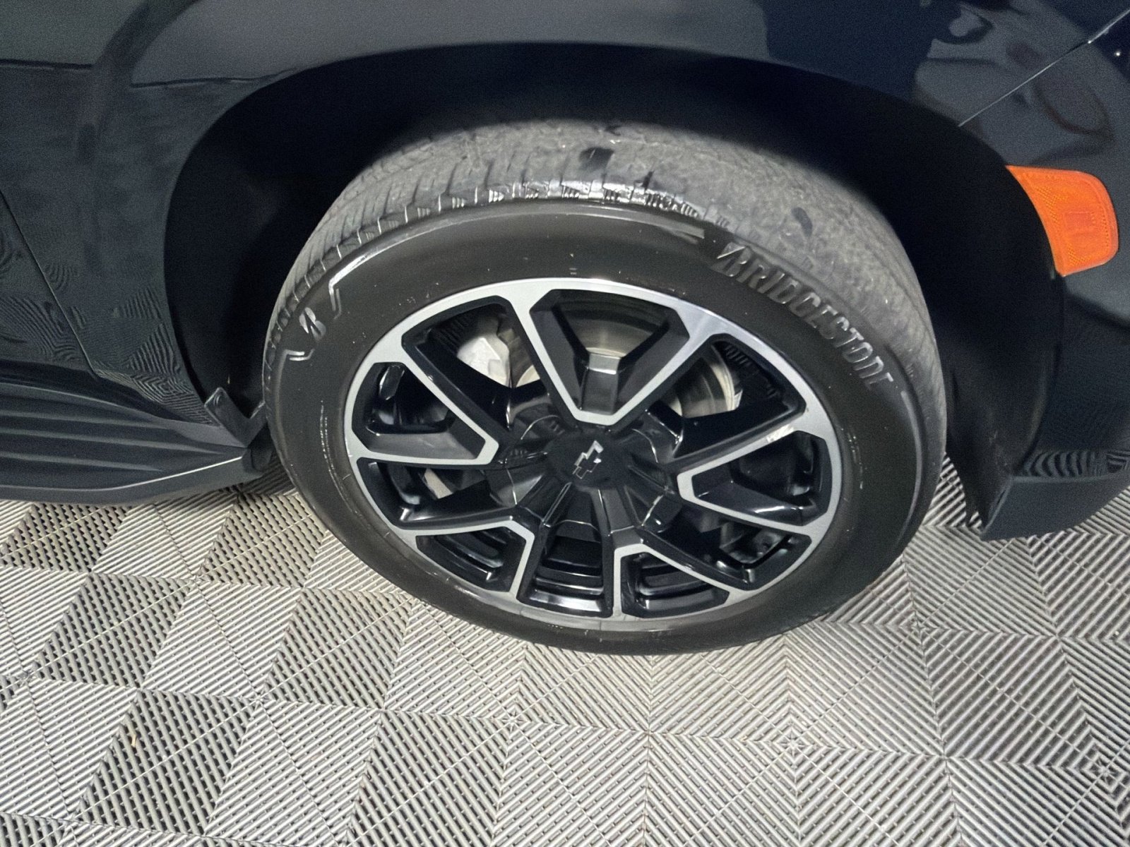 Used 2023 Chevrolet Suburban RST w/ Luxury Package image 12