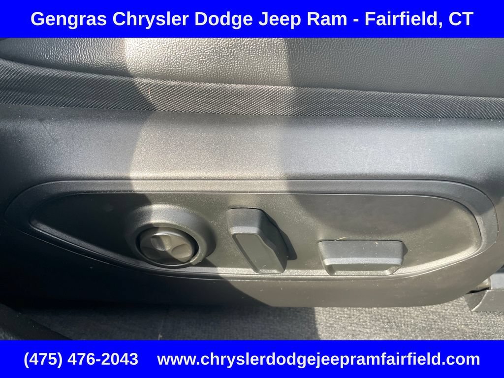Used 2023 Jeep Grand Cherokee Limited w/ Luxury Tech Group II AWD/4WD image 17