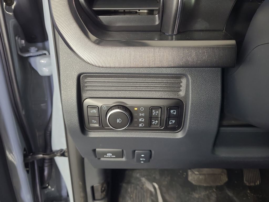 New 2026 Ford F350 Platinum image 16