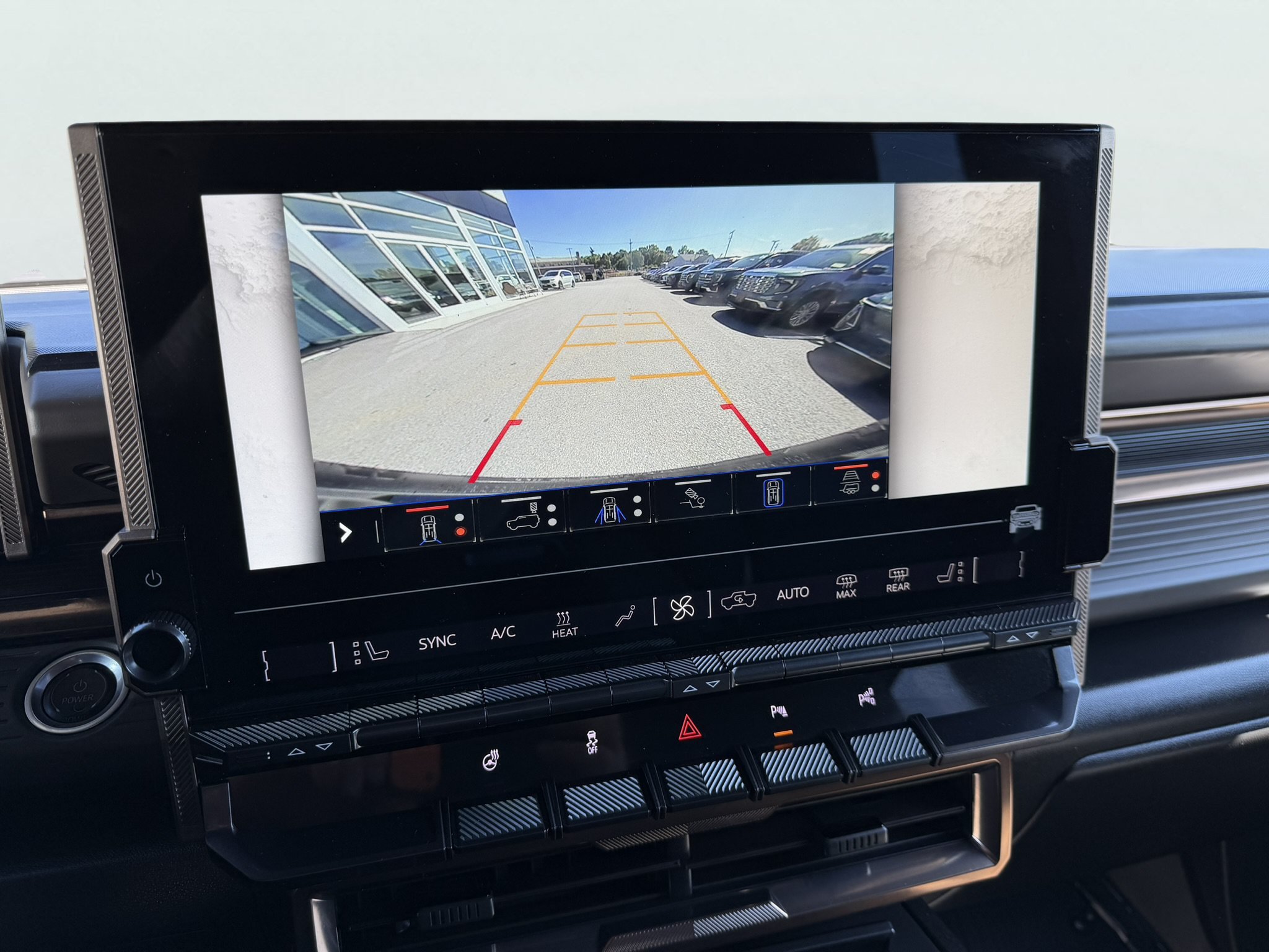 Used 2025 GMC Hummer EV 2X w/ LPO, Dark Essentials Package AWD/4WD image 15