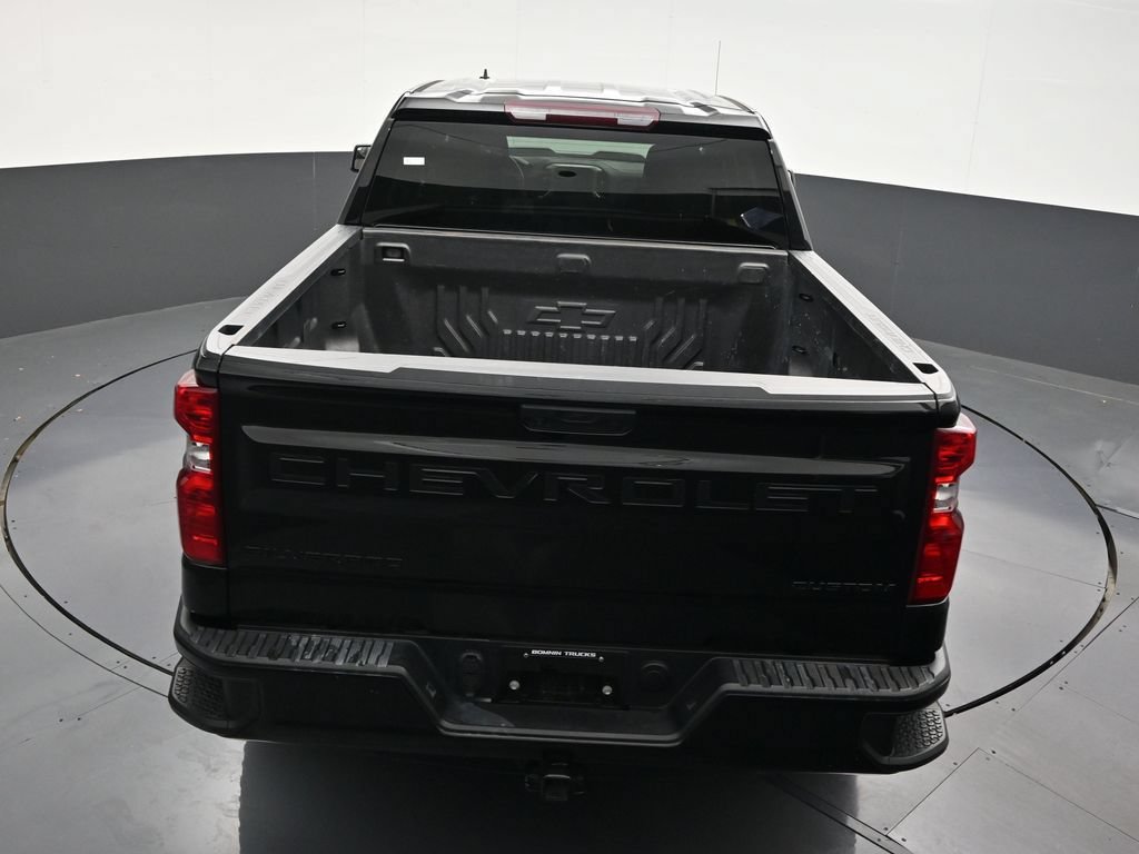 Used 2023 Chevrolet Silverado 1500 Custom Trail Boss w/ LPO, Dark Essentials Package AWD/4WD image 18