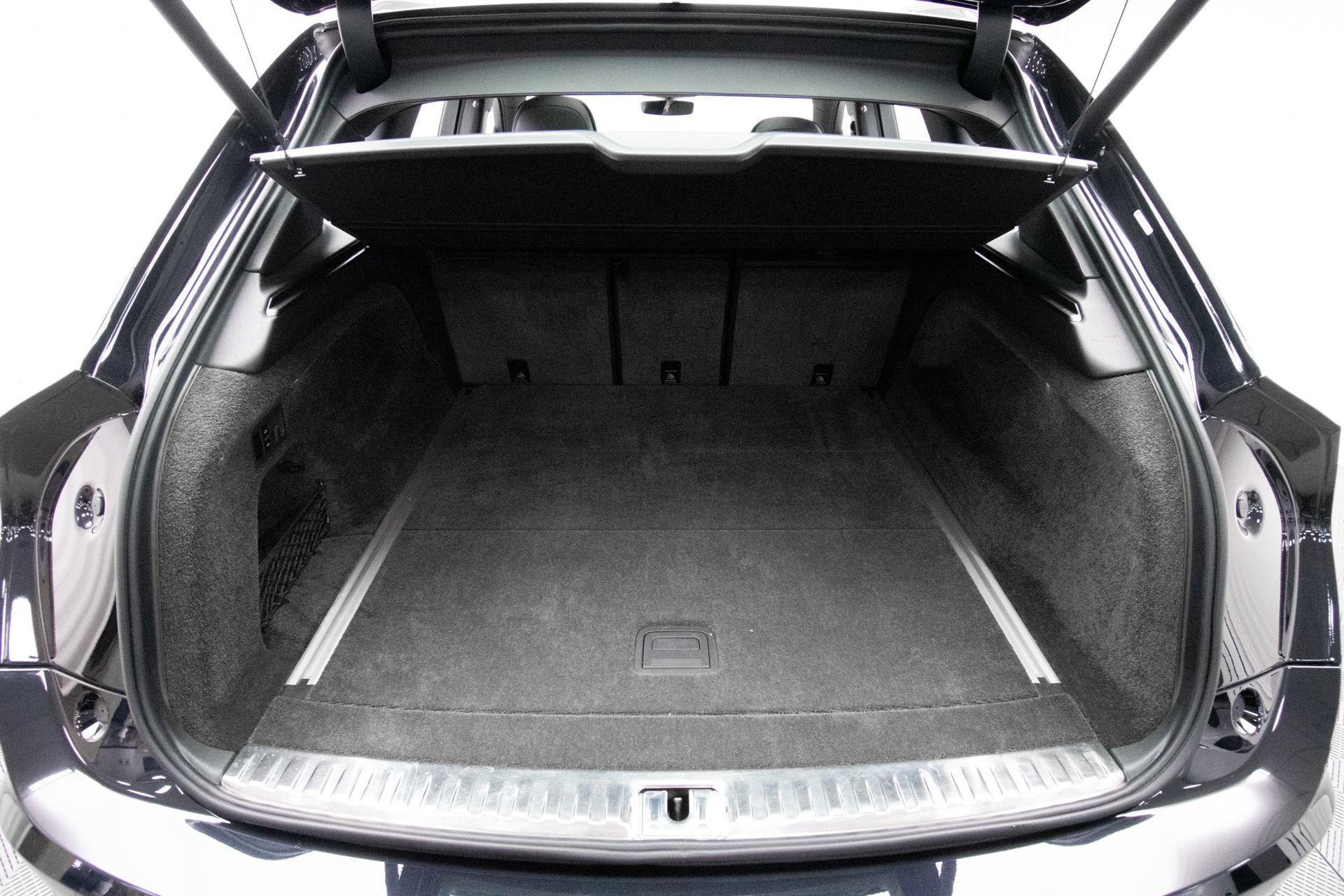 Used 2022 Bentley Bentayga AWD/4WD image 42