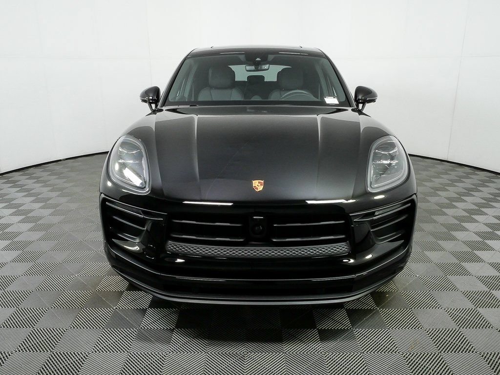 Certified 2026 Porsche Macan AWD/4WD image 36